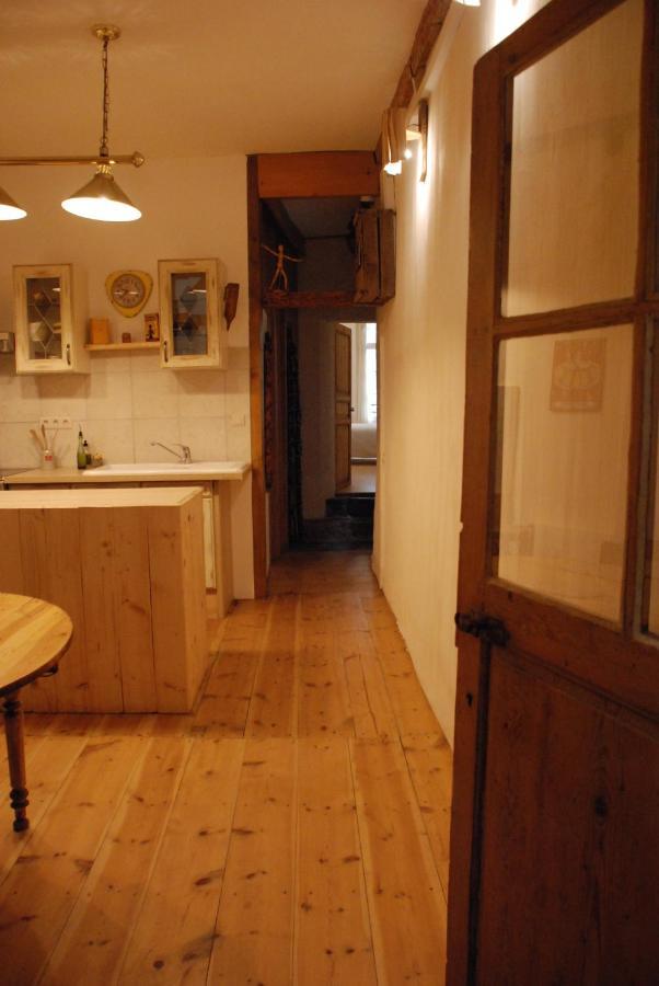Appartement De Charme Au Coeur D Une Cite Medievale Вилфранш-дьо-Конфлон Екстериор снимка
