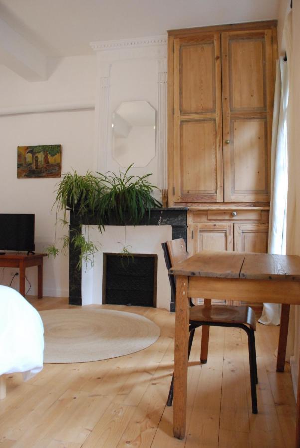 Appartement De Charme Au Coeur D Une Cite Medievale Вилфранш-дьо-Конфлон Екстериор снимка